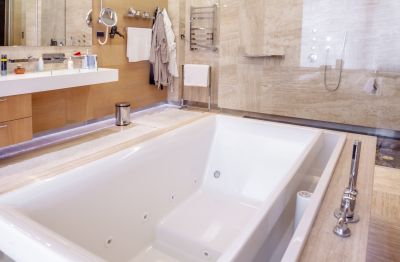 Space-Saving Bathtubs